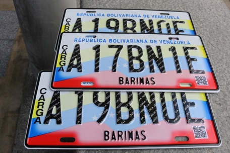 Cómo sacar las placas del carro en el INTT