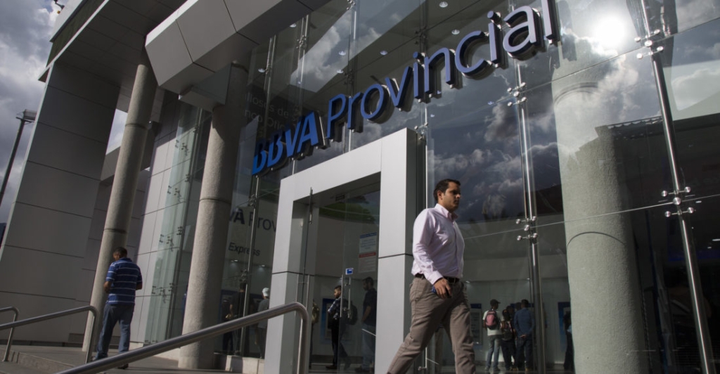 ¿Cómo optar por un financiamiento del BBVA Provincial para un carro?