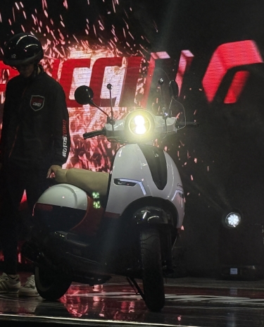 Toro presentó la Capuccino TR180, un scooter que tiene el estilo de la Vespa