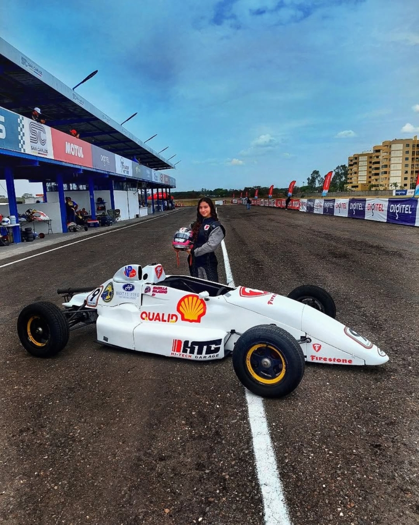 Así es el monoplaza F1600 de Isabela Paladino