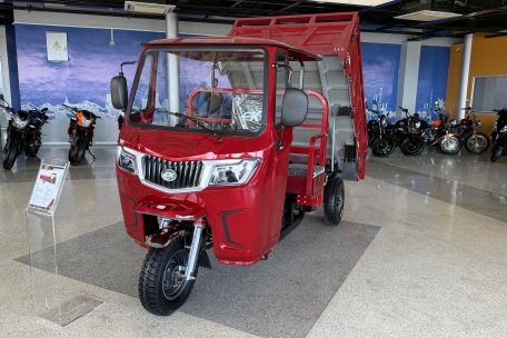 La EK Atlas 200 tiene una capacidad de carga de 1 tonelada