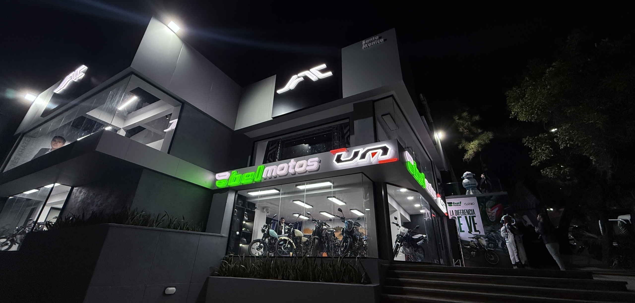 JAC abrió nuevo concesionario en Santa Mónica