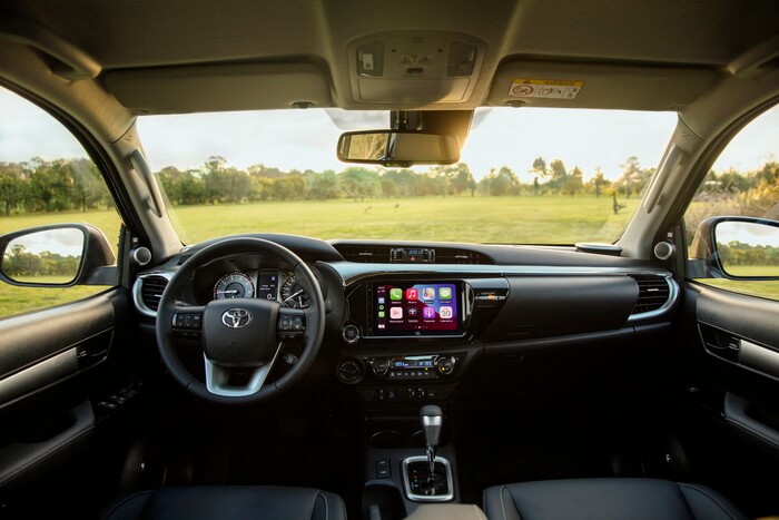 Este es el interior de la Toyota Hilux 2025