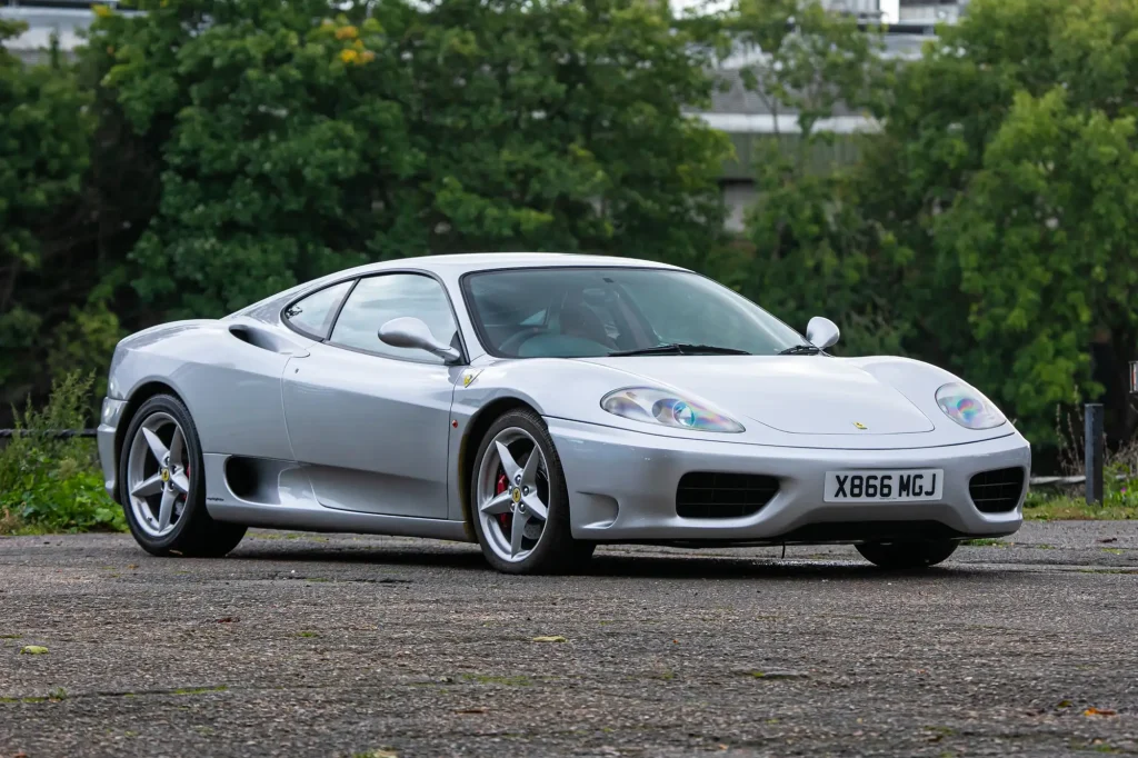Se produjeron 4911 Ferrari 360 para Estados Unidos, variados entre "Spider" y "Modena"