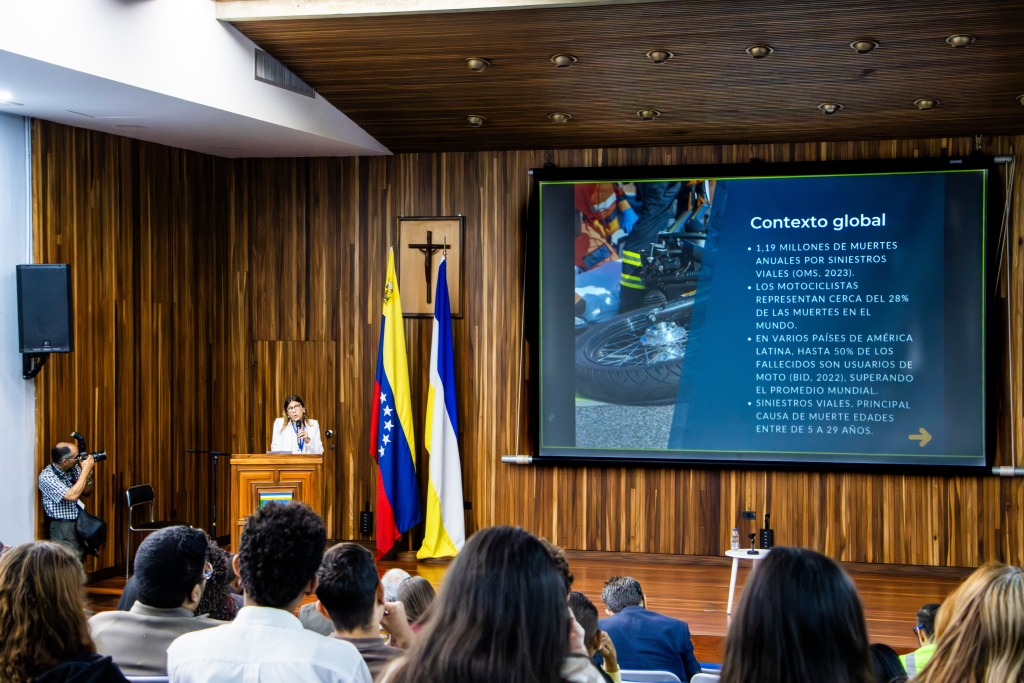 Más del 70% de los fallecidos en accidentes de tránsito fueron motorizados: así fue el simposio de la UCAB sobre la seguridad vial
